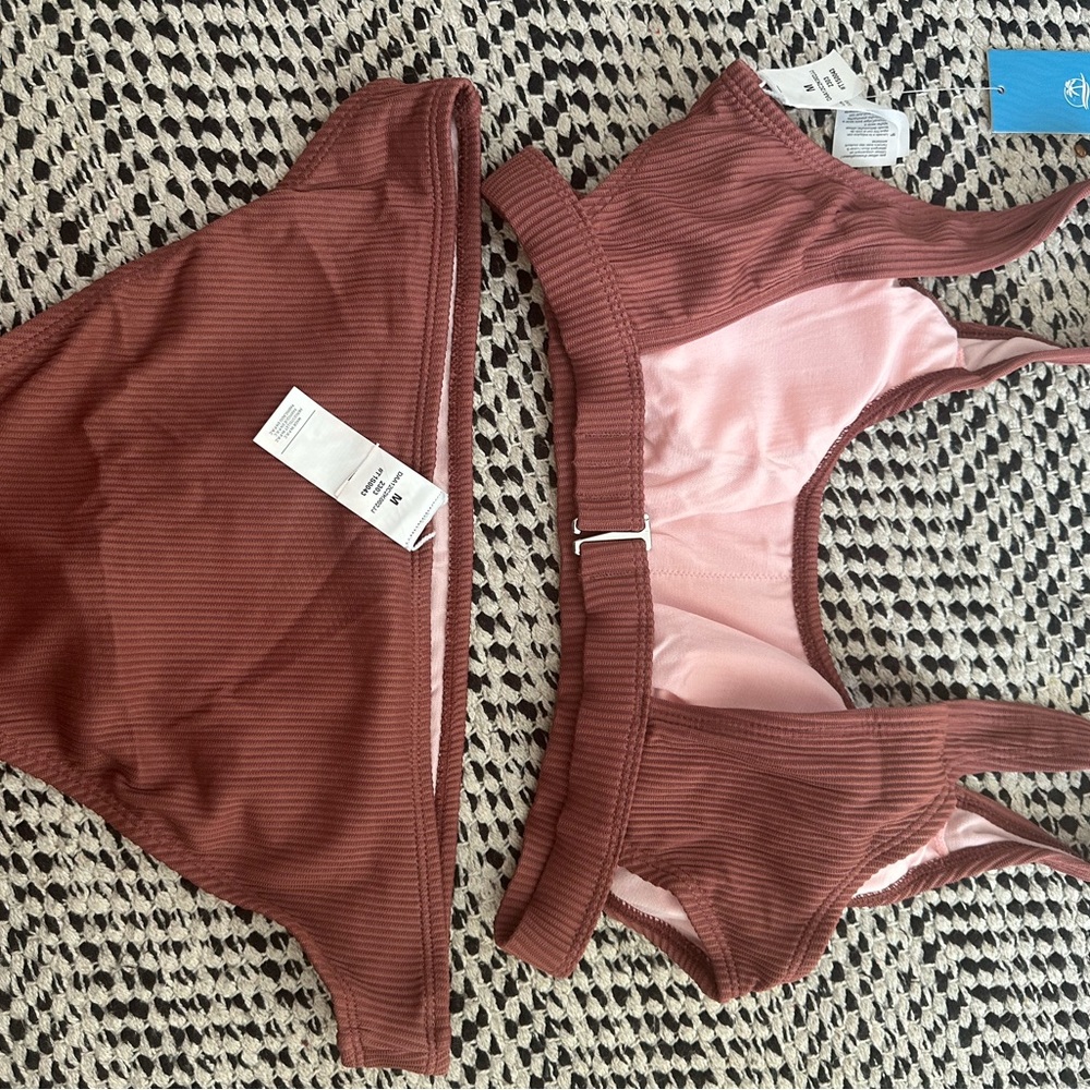 Brand new swimming suit size M “ cupshire”